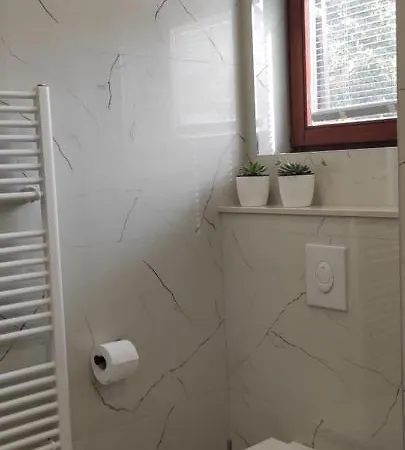 Antisin アパート ザダル